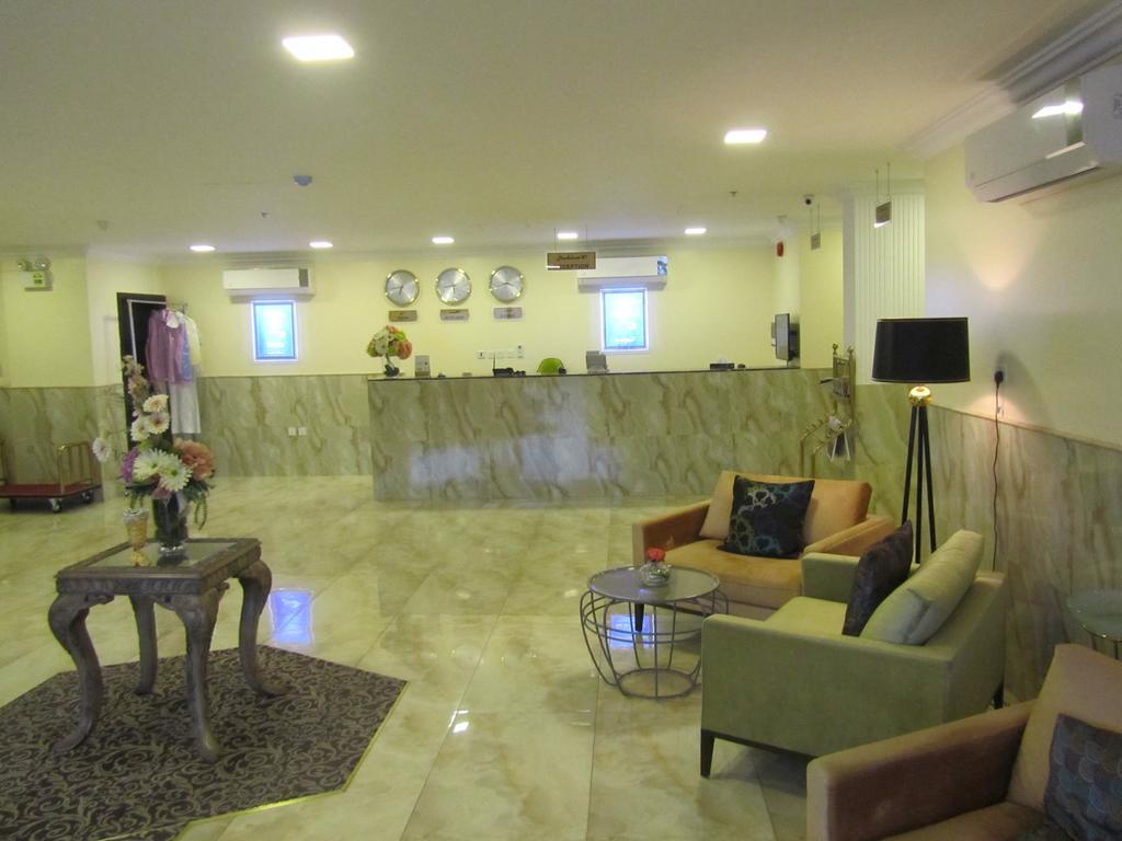 Jw Inn Hotel Nadinah Eksteriør billede